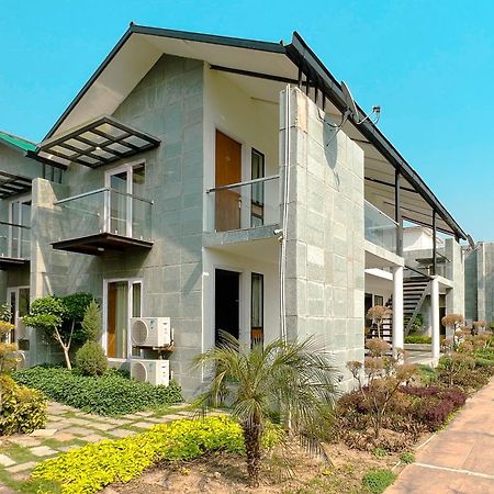 The Cloyster Resort And Spa Rāmnagar Exterior foto