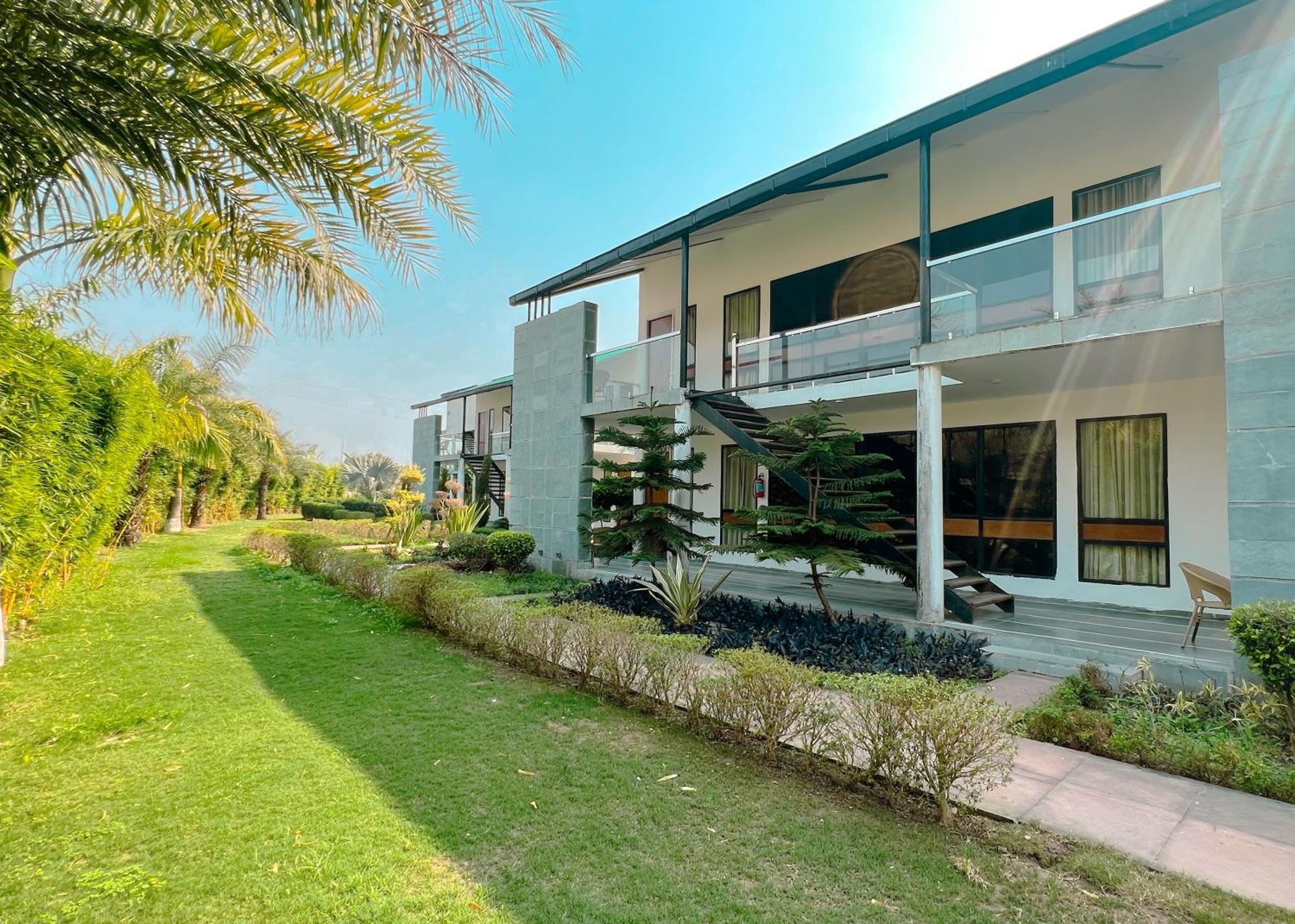The Cloyster Resort And Spa Rāmnagar Exterior foto